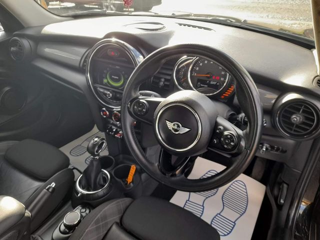 2015 MINI Hatch 1.5 Cooper D Auto Euro 6 (s/s) 5dr - Picture 18 of 48