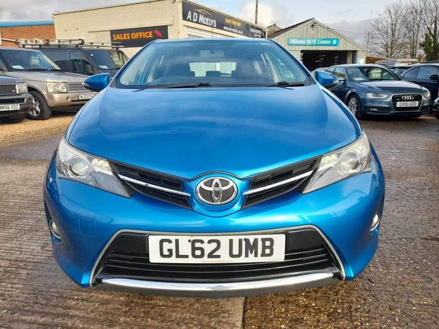 2013 Toyota Auris 1.33 Dual VVT-i Icon Euro 5 (s/s) 5dr - Picture 2 of 42