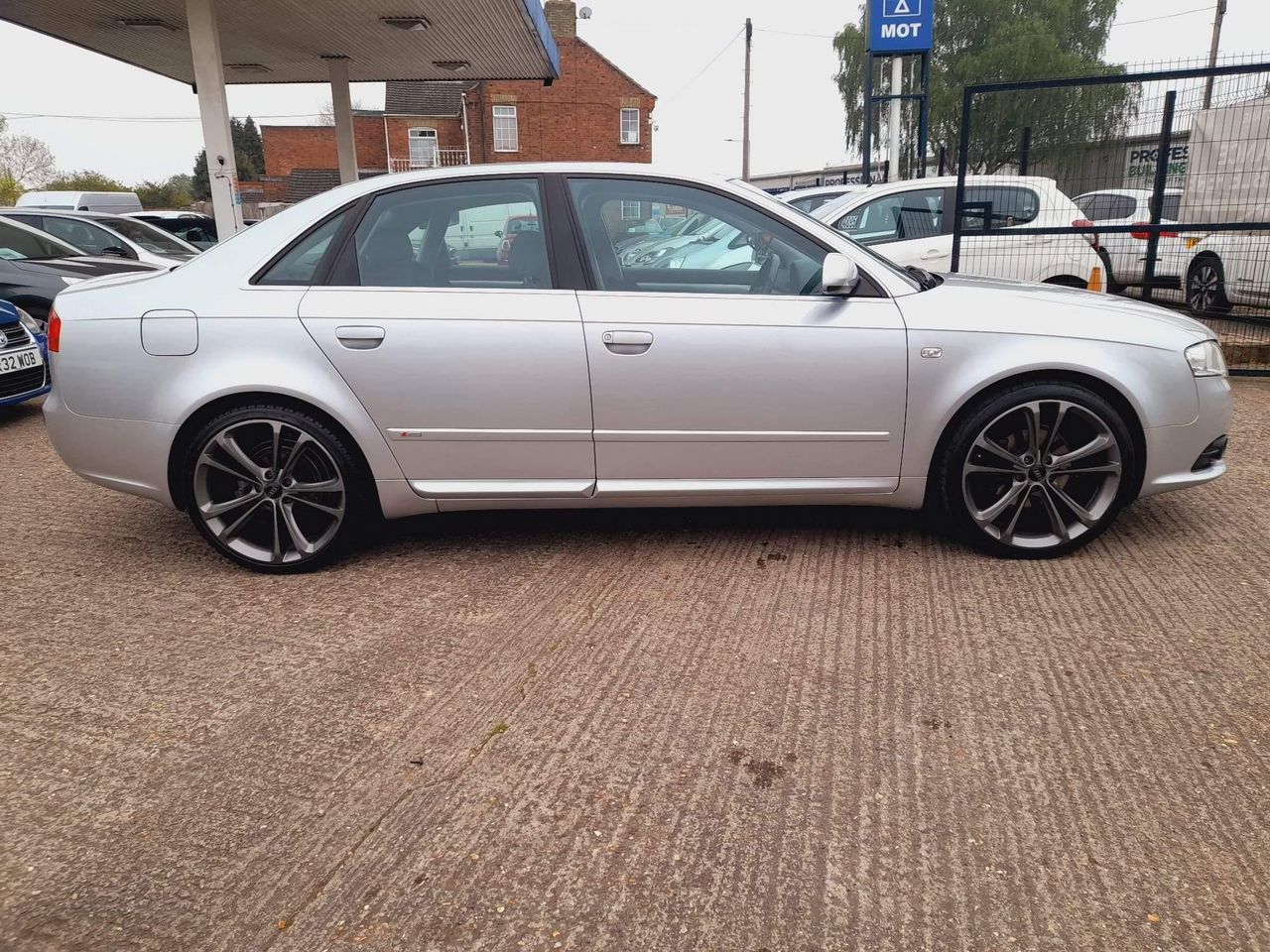 2008 Audi A4 2.0 TDI S line CVT 4dr - Picture 4 of 50
