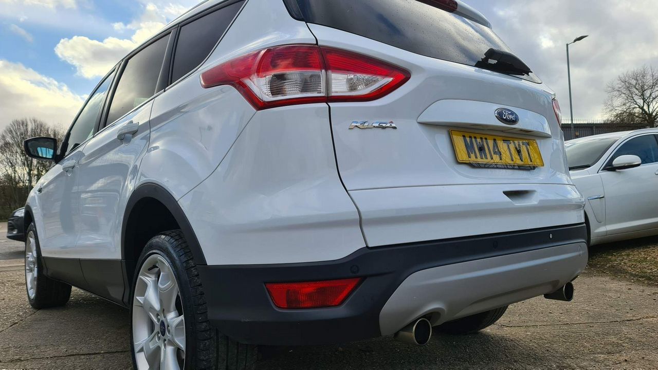 2014 Ford Kuga 2.0 TDCi Titanium Powershift AWD 5dr - Picture 13 of 46