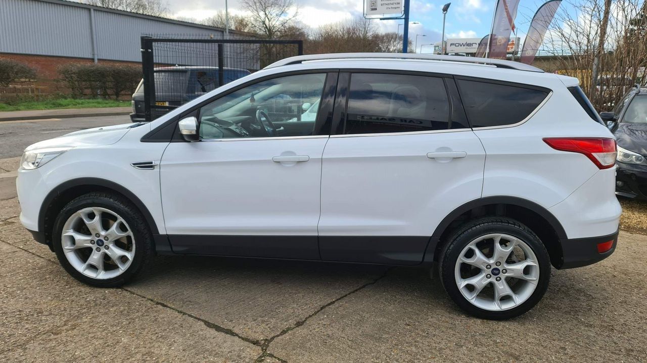 2014 Ford Kuga 2.0 TDCi Titanium Powershift AWD 5dr - Picture 8 of 46